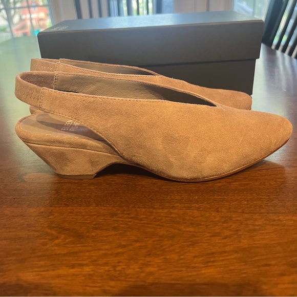 Eileen Fisher Taupe Suede Gatwick Slingback Block Heel Pump - NWT 6.5 - Picture 8 of 12